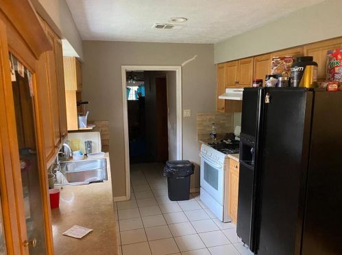 1309 7th St, Conroe, TX 77301-4609