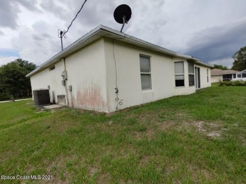 9175 102nd Ave, Vero Beach FL  32967-3054 exterior