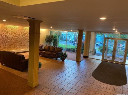 490 Atlantic Ave, East Rockaway NY  11518-1448 exterior