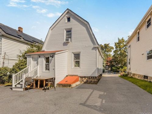 39 Cleveland St, White Plains NY  10606-1622 exterior