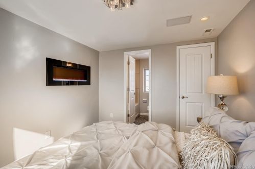 3641 Cook St, Denver CO 80205-3740 exterior