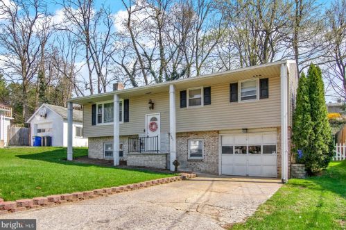 2003 Dartmouth St, Camp Hill, PA 17011-3834