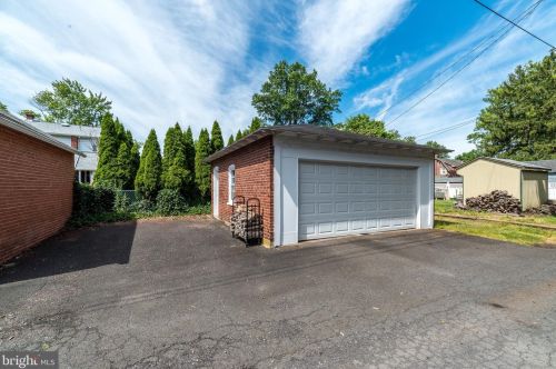 630 Columbia Ave, Lansdale PA 19446-3309 exterior