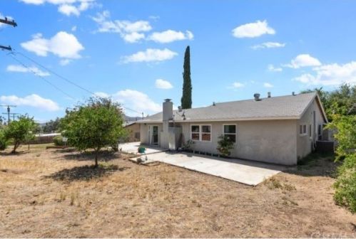 3266 Joel Dr, Riverside, CA 92509-0801