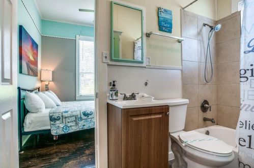 2511 Bernardo De Galvez Ave, Galveston TX 77550 exterior