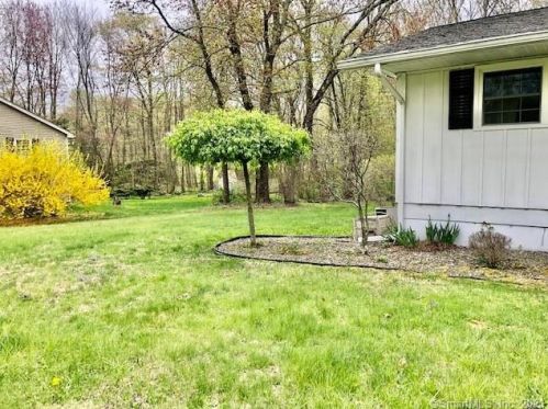 75 Cemetery Rd, Colchester CT  06415-2406 exterior