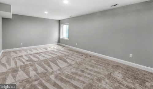 706 Hornblende Ave, Kennett Sq PA  19348-3614 exterior