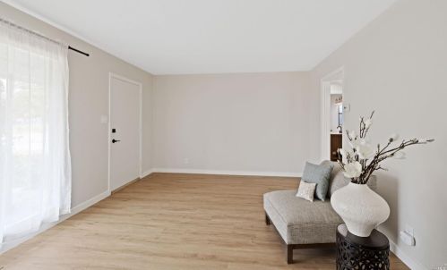 2810 Montgomery Dr, Santa Rosa, CA 95405-5051