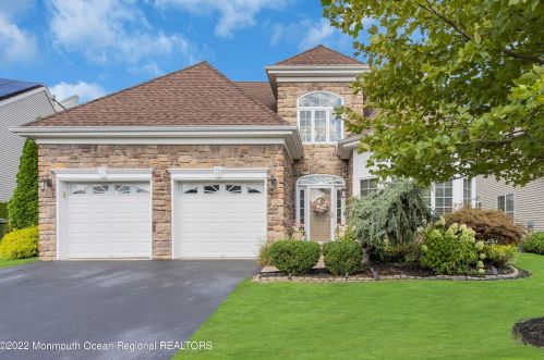 13 Jumping Brook Dr, Lakewood, NJ 08701-3821