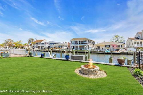 21 Halsey Dr, Bricktown NJ  08723-7510 exterior