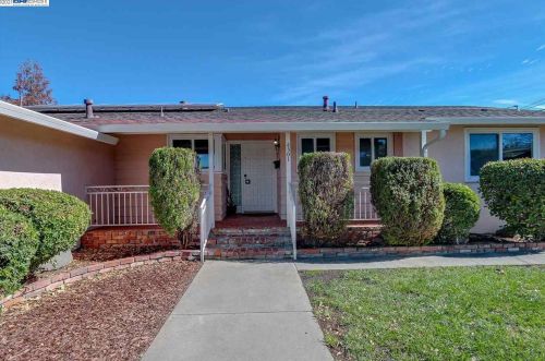 4301 Hillview Dr, West Pittsburg, CA 94565-6063