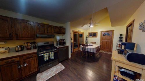 19 Anne Rd, South Setauket, NY 11720-3845