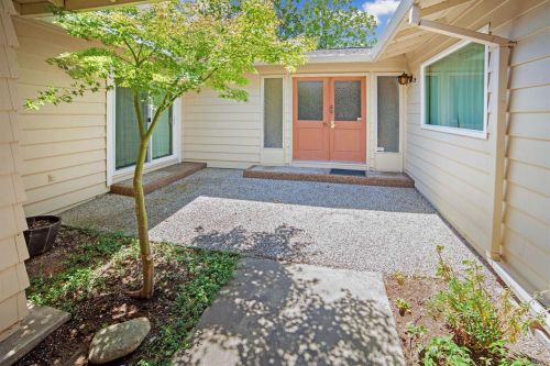 6838 Oakmont Dr, Santa Rosa, CA 95409-6130