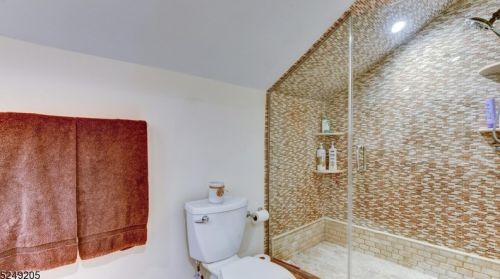 12 Hickory St, Cranford NJ  07016-3045 exterior