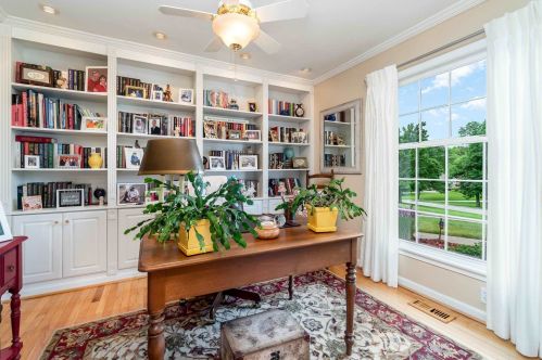 1070 Tudor Ln, Florence KY  41042-9647 exterior