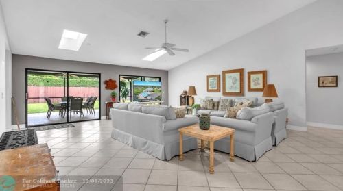 333 27th Ave, Delray Beach FL  33445-4401 exterior