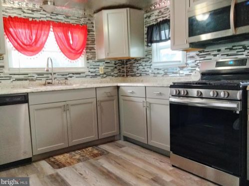 4 Oak Dr, Erial NJ  08081-1808 exterior