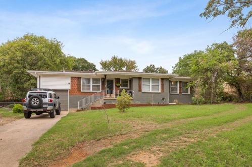 22 Van Ct, Hurst, TX 76053-5632