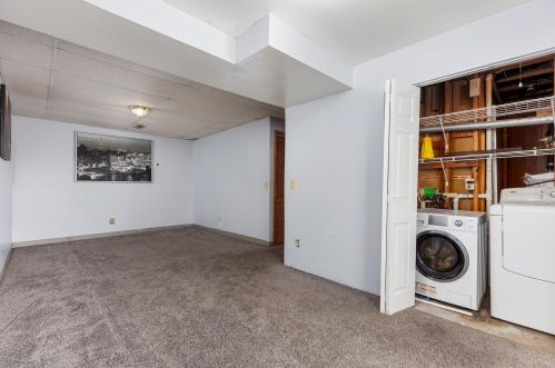 42 Meadow Wood Dr, Florence KY  41042-9323 exterior