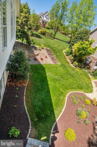 160 Manor Dr, Edinburg VA  22824-3579 exterior