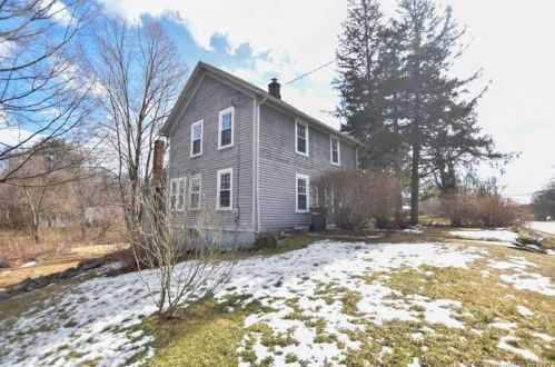 543 Vernon St, Manchester, CT 06042-2499