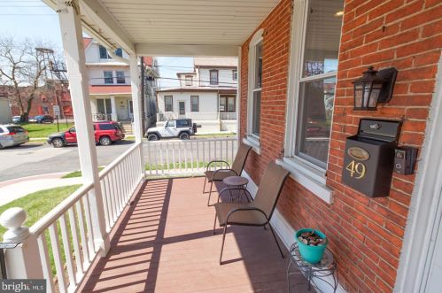 49 4th St, Lansdale, PA 19446-2601