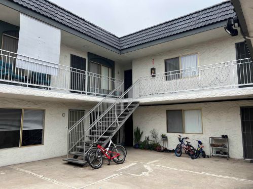 786 Orange Ave, El Cajon, CA 92020-5876