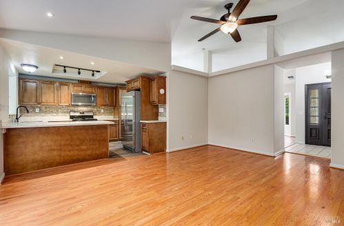 2013 Waltzer Rd, Santa Rosa CA  95403-1827 exterior