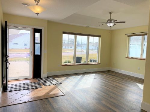 2207 Simon Ct, Mankato, MN 56003-4247