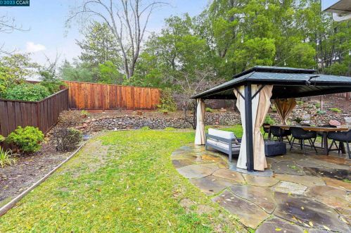 5613 Mount Hood Ct, Pacheco CA  94553-5837 exterior
