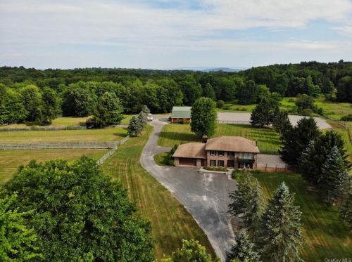233 Maybrook Rd, Camp Bell Hall, NY 10916-3112