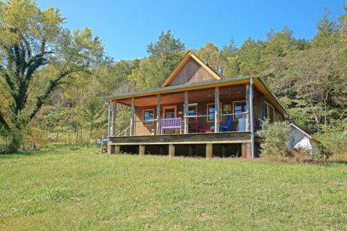 150 Farwell Rd, Dowelltown, TN 37059-1838