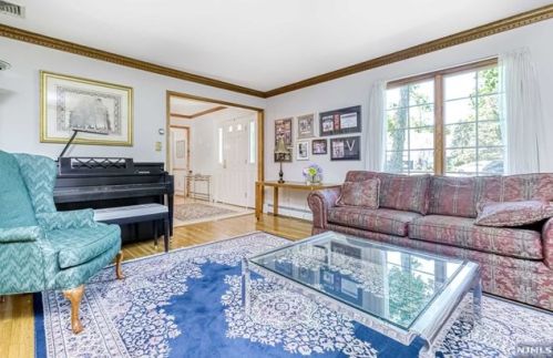 7 Heather Ln, Ridgewood NJ  07452-2835 exterior