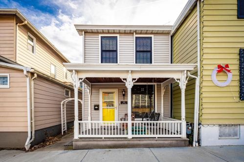403 3rd St, Aurora, IN 47001-1311