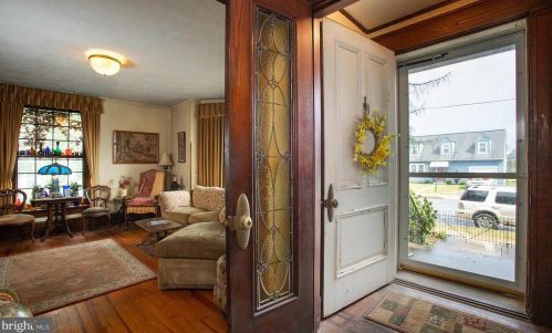 429 Chestnut St, Mount Holly Springs, PA 17065-1243