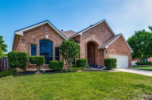 5321 Hibbs Dr, Fort Worth, TX 76137-4901