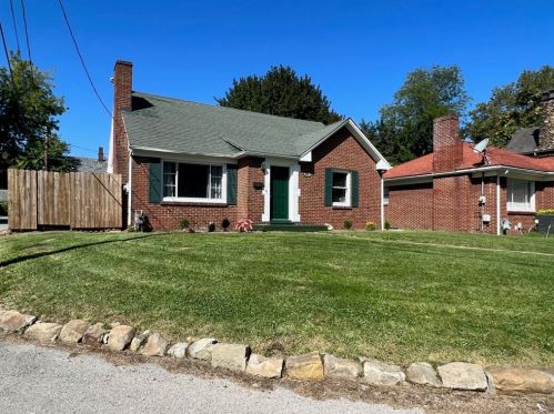 301 Rhodes Pl, New Castle, PA 16101-3627