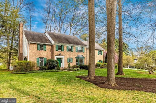 710 Larch Wood Ln, Ithan, PA 19085-1018