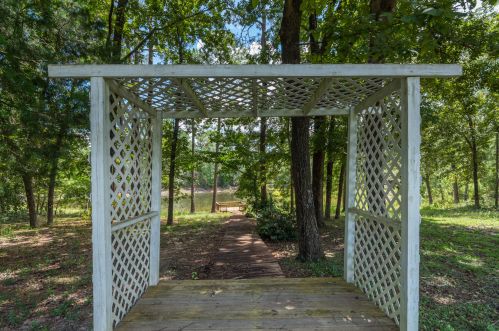 200 Ten Lake Dr, Defuniak Springs FL  32433-4506 exterior