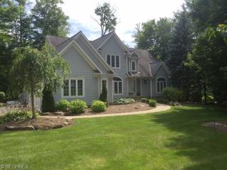 35432 Quartermane Cir, Cleveland, OH 44139-2470