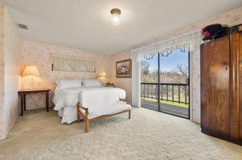 12681 Wolf Rd, Grass Valley CA  95949-8183 exterior
