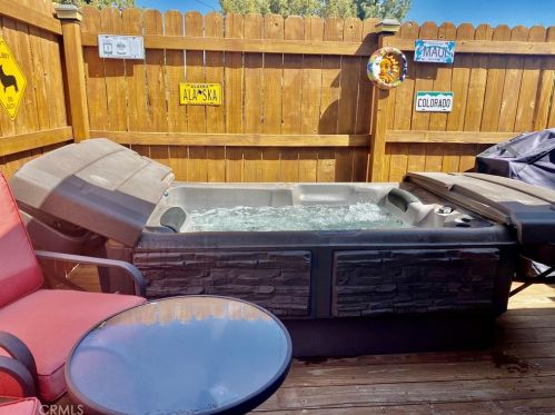 2135 State Ln, Big Bear City CA  92314-9698 exterior