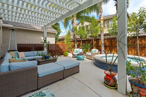 27406 Quincy Ln, Temecula CA  92591-4402 exterior