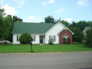2903 Henderson Ln, Murfreesboro, TN 37130-3380