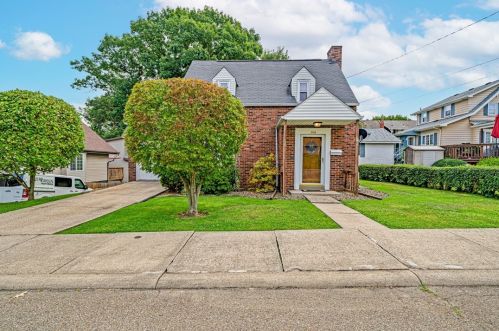 518 Vernon St, New Kensington, PA 15068-5850