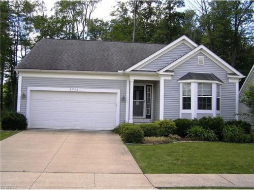 8920 Oakbrook Cir, Twinsburg, OH 44087-2525