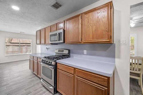 2611 Cloverfield Ct, Pearland TX  77584-8631 exterior