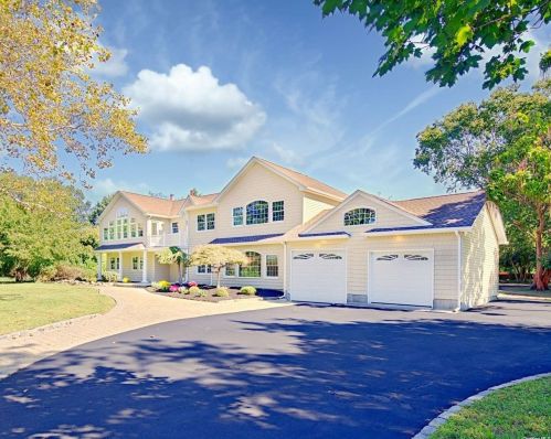 7 Schooner Rd, Northport, NY 11768-1513