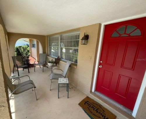 7251 Valley Ct, New Port Richey, FL 34653-2236