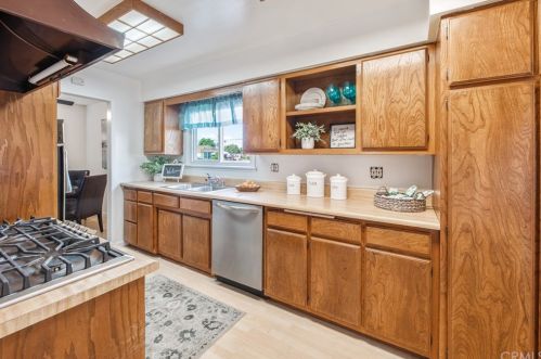 6350 San Rolando Cir, Buena Park CA  90620-3637 exterior